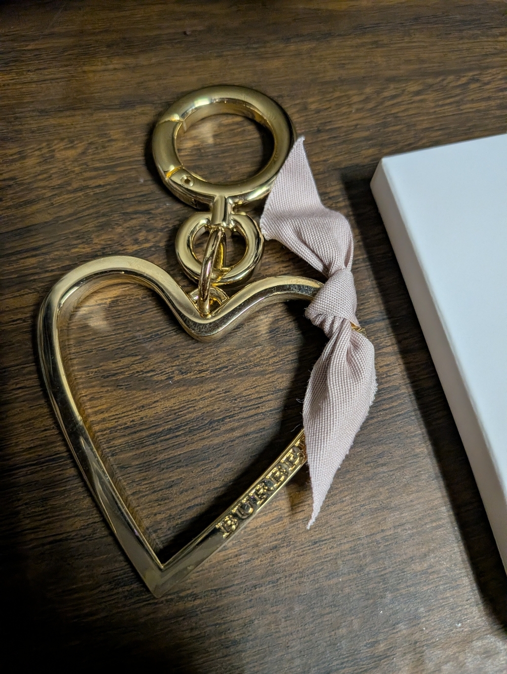 Burberry Gold Heart Keyring with Blush Ribbon GWP - Picture 3 of 3